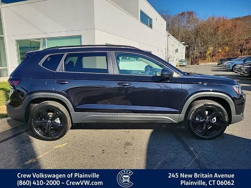 New 2026 Volkswagen Taos SE image 33