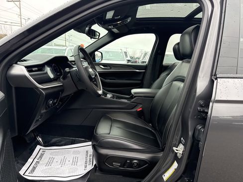 Certified 2024 Jeep Grand Cherokee Limited image 19