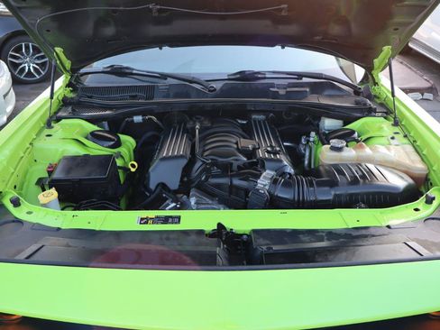 Used 2015 Dodge Challenger R/T Scat Pack w/ Leather Interior Group RWD image 28