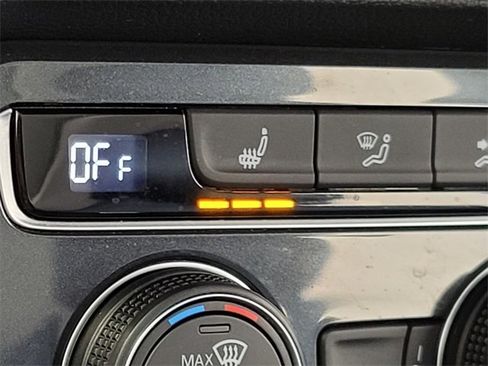 Used 2018 Volkswagen Tiguan S image 28