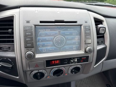 Used 2010 Toyota Tacoma 4x4 Double Cab V6 image 13