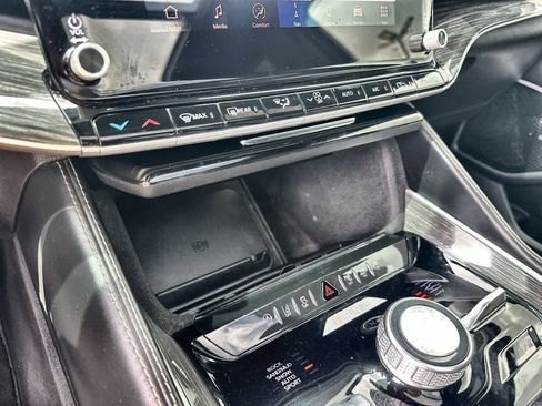 Used 2022 Jeep Wagoneer Series III w/ Premium Group I AWD/4WD image 27