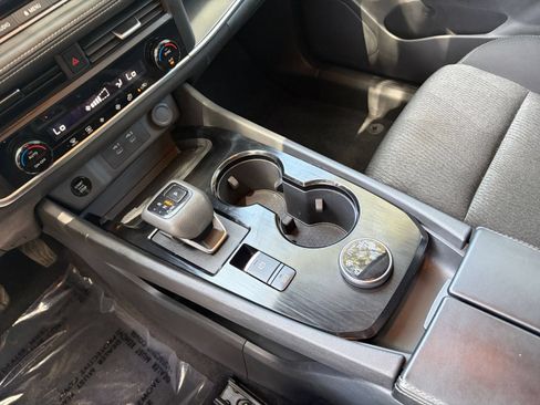 Used 2025 Nissan Rogue SV AWD/4WD image 42
