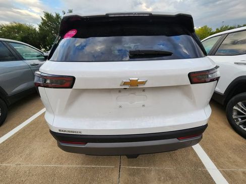 Used 2026 Chevrolet Equinox LT FWD image 5