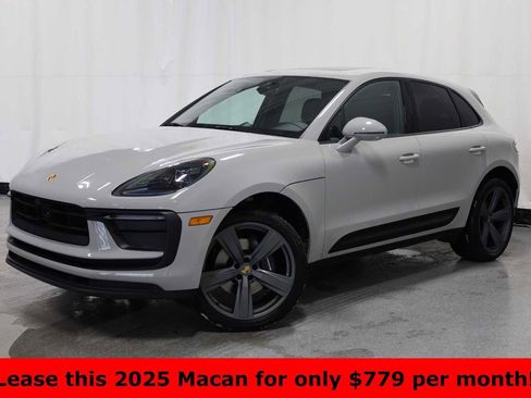 Certified 2025 Porsche Macan image 1