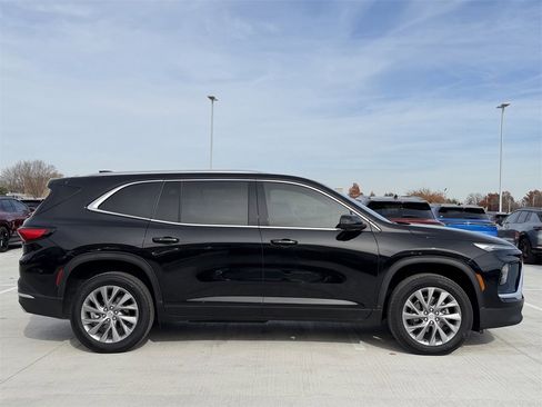 Certified 2025 Buick Enclave Preferred image 3