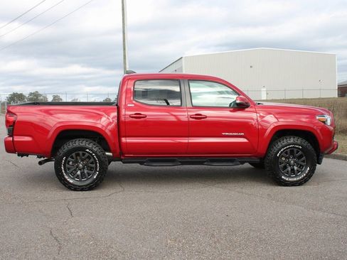 Used 2023 Toyota Tacoma SR5 w/ Technology Package image 16