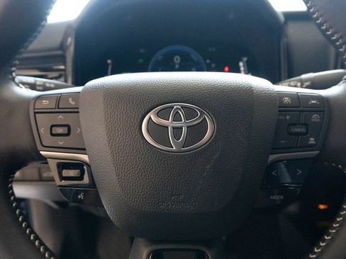 Used 2025 Toyota Camry SE w/ Convenience Package FWD image 19