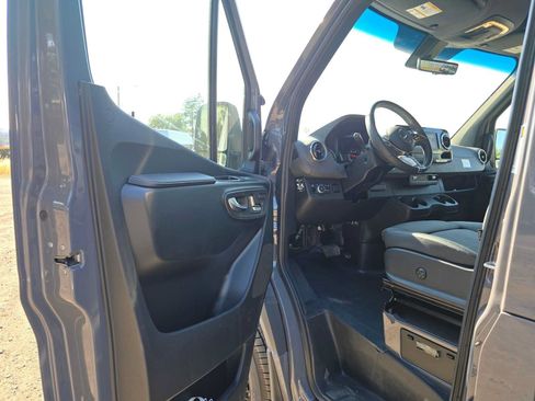 Used 2026 Mercedes-Benz Sprinter 2500 image 18