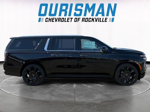 New 2026 Chevrolet Suburban High Country AWD/4WD image 7