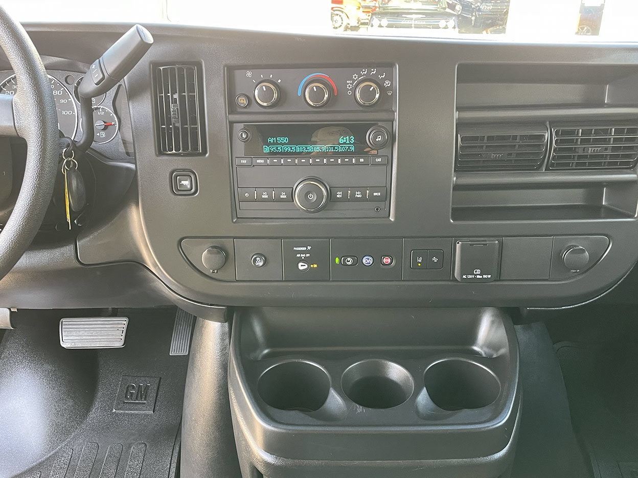 Used 2025 Chevrolet Express 3500 LT w/ LT Preferred Equipment Group RWD image 32
