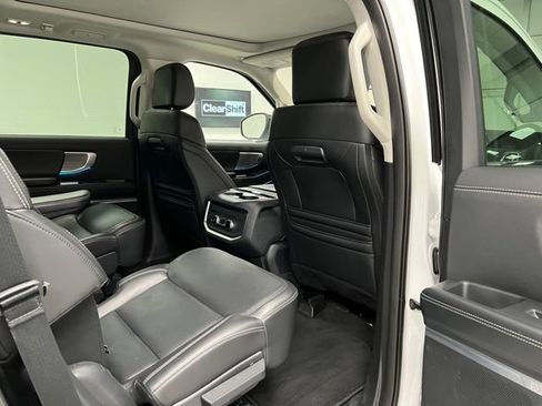 Used 2025 Ford Expedition Platinum AWD/4WD image 54
