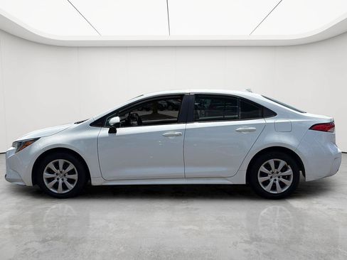 Used 2024 Toyota Corolla LE FWD image 4