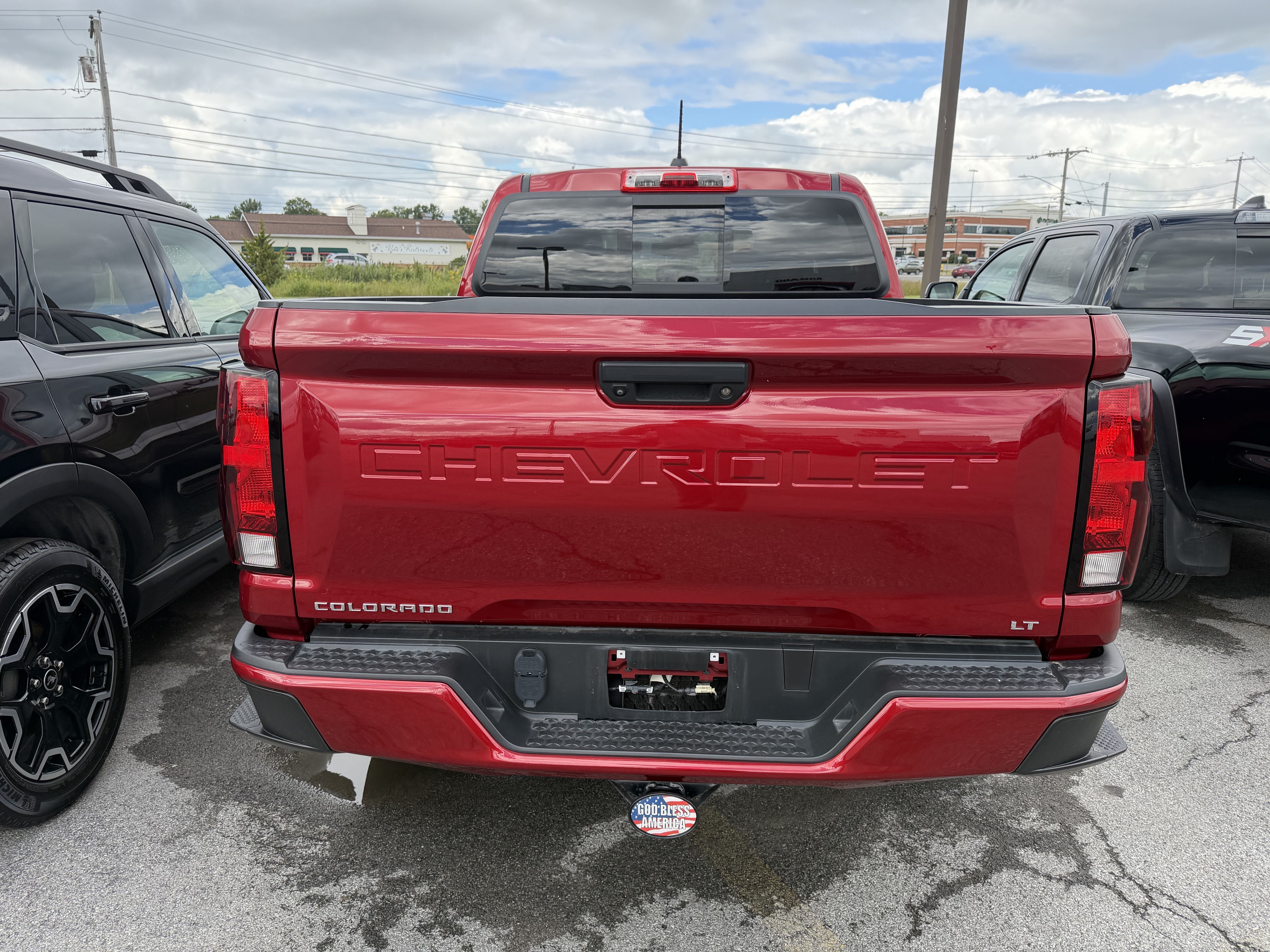 Used 2023 Chevrolet Colorado LT w/ LT Convenience Package II AWD/4WD image 6