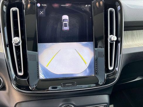 Used 2023 Volvo XC40 B4 Plus w/ Protection Package Premier image 30