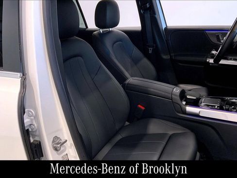 Used 2021 Mercedes-Benz GLB 250 4MATIC image 11