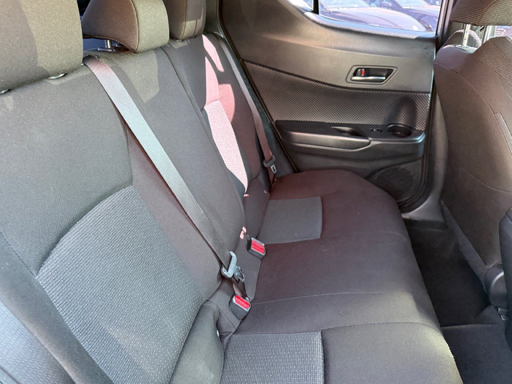 Used 2019 Toyota C-HR XLE FWD image 22