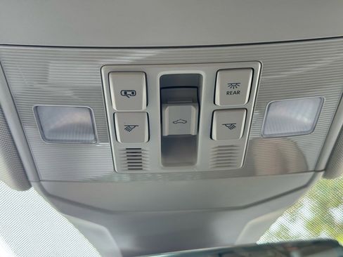 New 2025 Volkswagen Jetta SE image 32