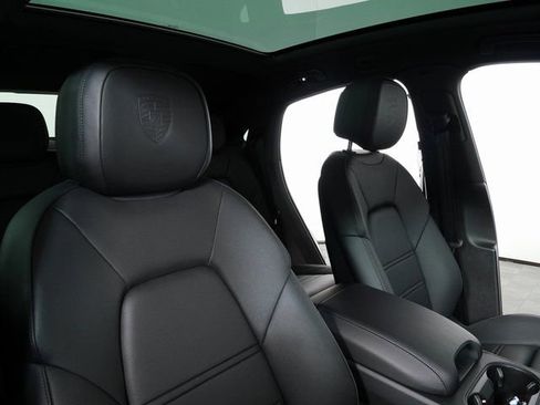 New 2026 Porsche Cayenne Coupe image 25