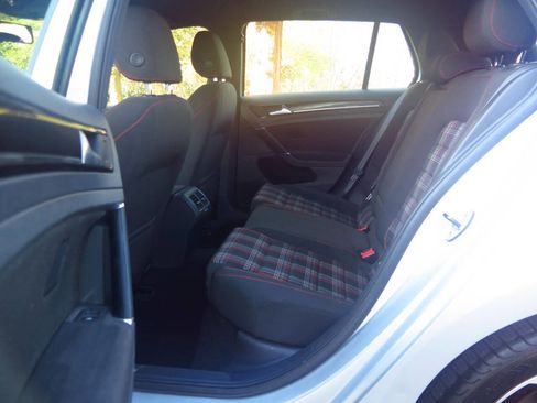 Used 2017 Volkswagen GTI Sport image 10