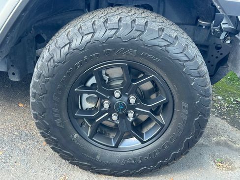 Used 2024 Jeep Wrangler Unlimited AWD/4WD image 16