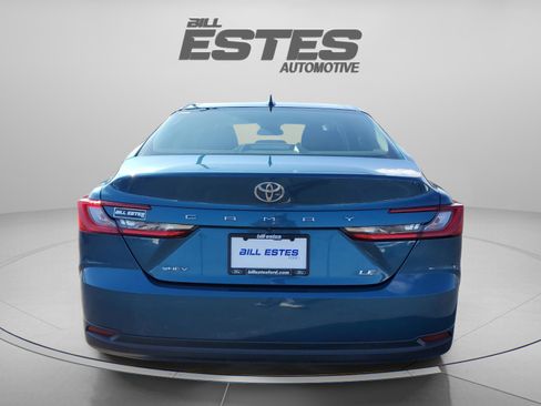 Used 2025 Toyota Camry LE image 3