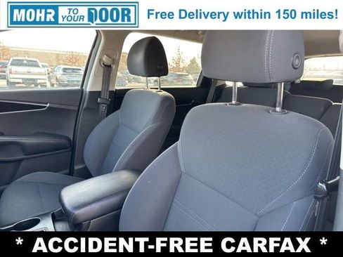 Used 2019 Kia Sorento LX image 9