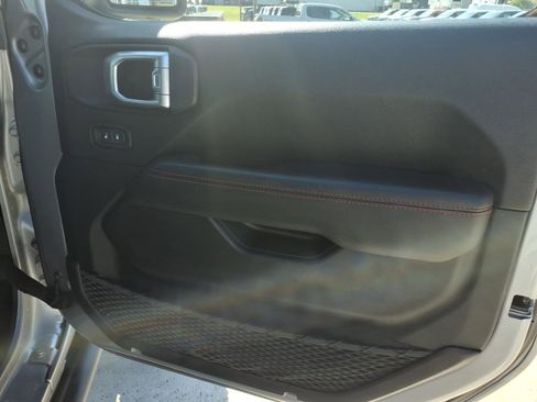 Used 2020 Jeep Gladiator Rubicon AWD/4WD image 8