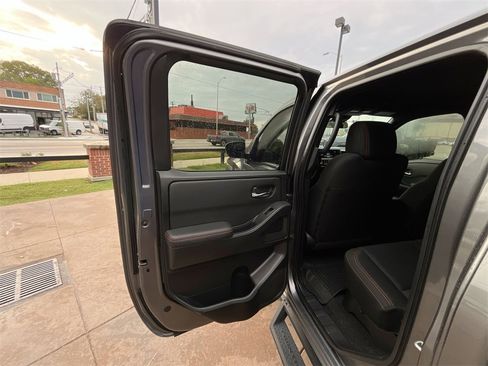Used 2023 Nissan Frontier PRO-4X w/ Tow Package image 32