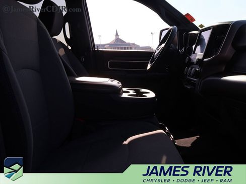 Used 2024 RAM 2500 Big Horn image 9