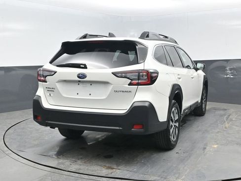Used 2025 Subaru Outback Premium image 17