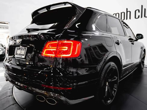 Used 2019 Bentley Bentayga image 18