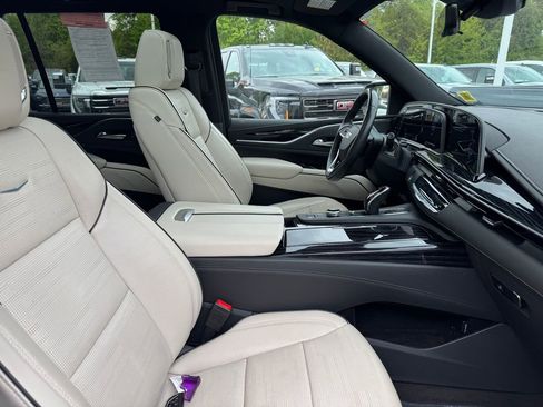 Used 2022 Cadillac Escalade Sport AWD/4WD image 31