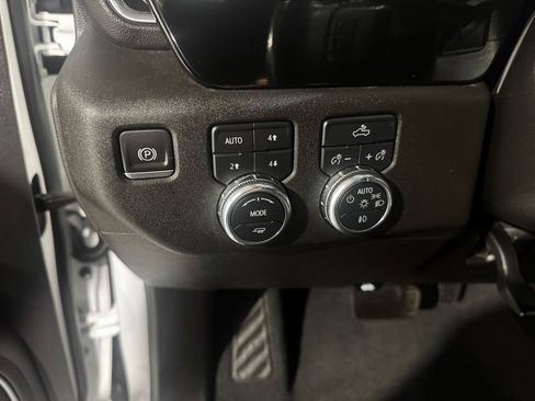 Used 2022 GMC Sierra 1500 Elevation w/ LPO, Elevation Black Package AWD/4WD image 36