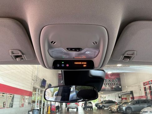 Used 2025 Buick Encore GX Preferred FWD image 14