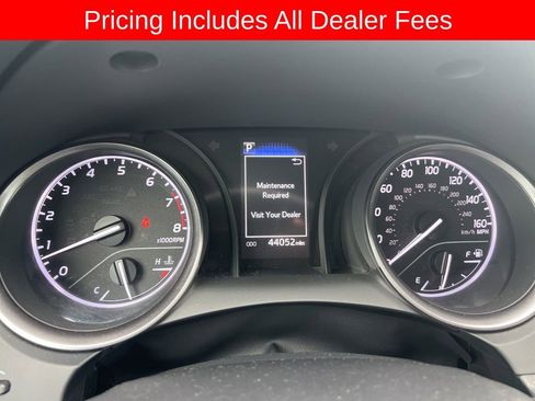 Used 2023 Toyota Camry SE FWD image 4
