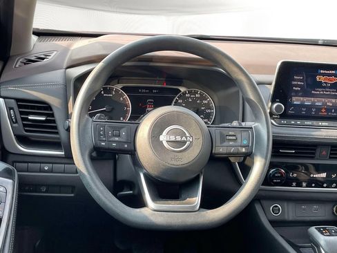 Used 2023 Nissan Rogue SV AWD/4WD image 17