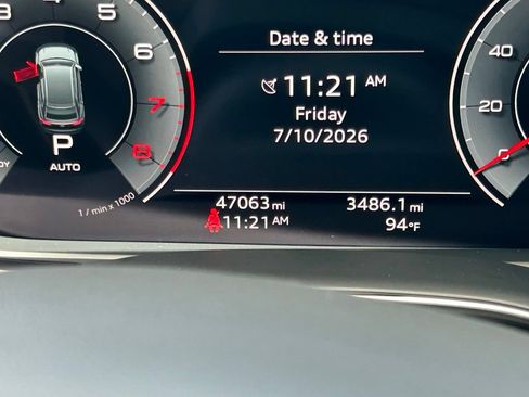 Used 2023 Audi Q8 Premium w/ Convenience Package AWD/4WD image 29
