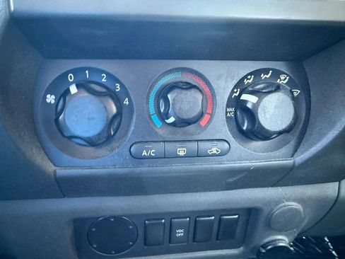 Used 2008 Nissan Xterra S w/ Tow Pkg image 15