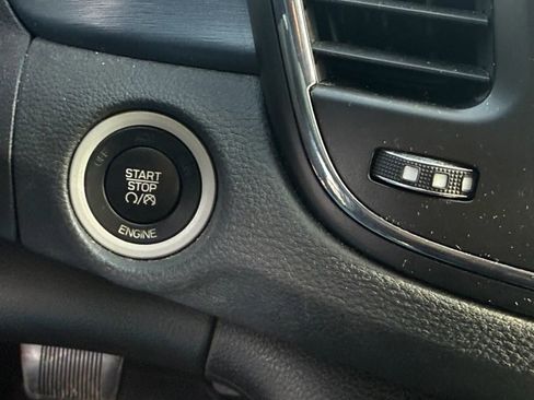 Used 2015 Chrysler 200 S w/ Navigation & Sound Group I image 19