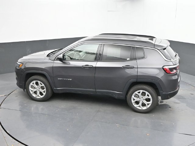 Used 2024 Jeep Compass Latitude AWD/4WD image 38