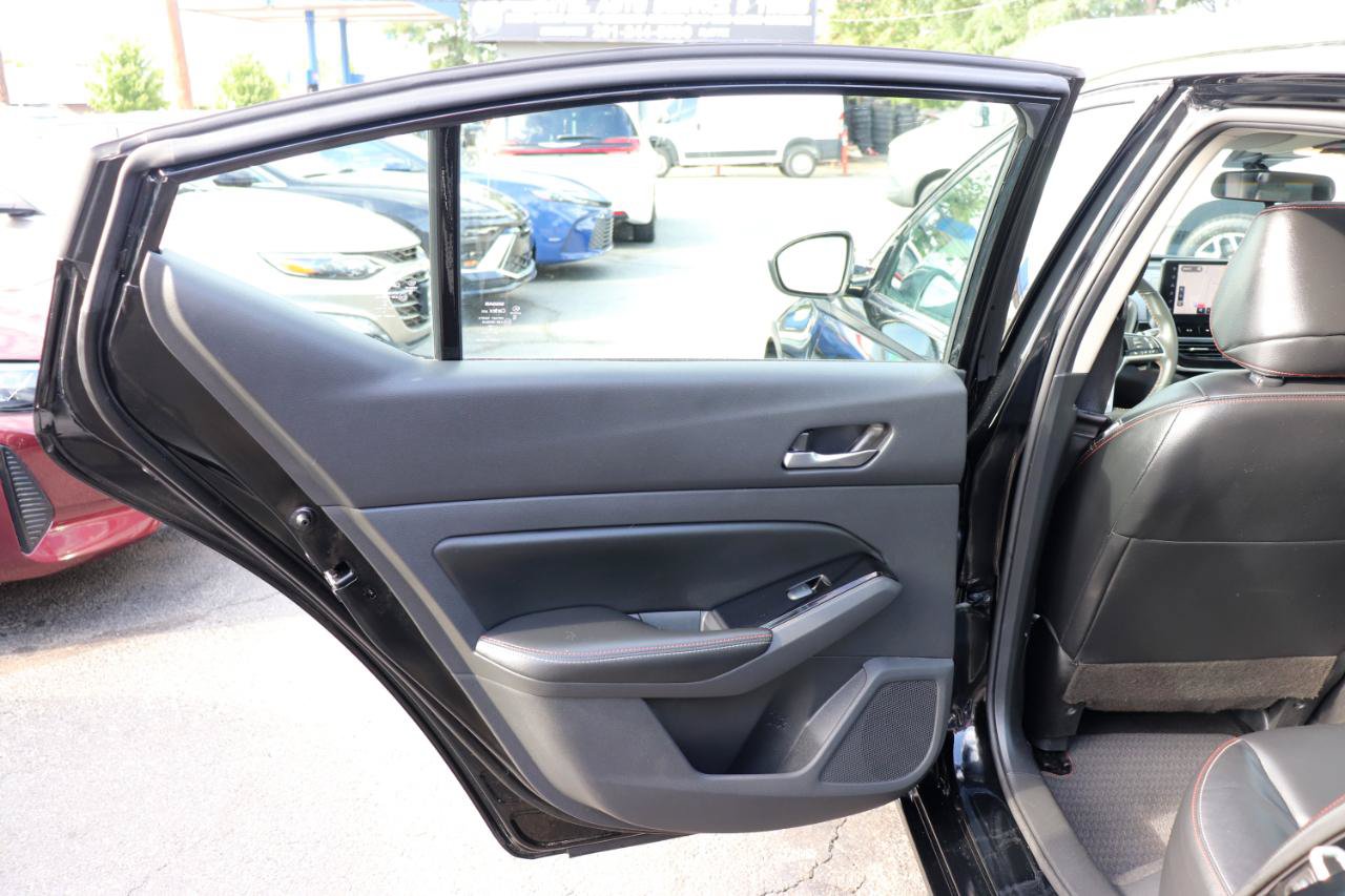 Used 2024 Nissan Altima 2.5 SR w/ SR Premium Package FWD image 25