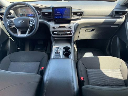 Used 2023 Ford Explorer XLT image 12