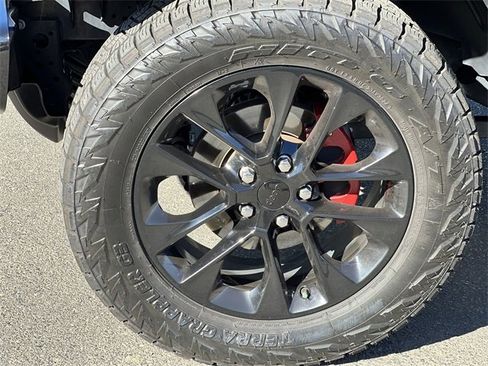 Used 2023 Jeep Gladiator Overland image 17
