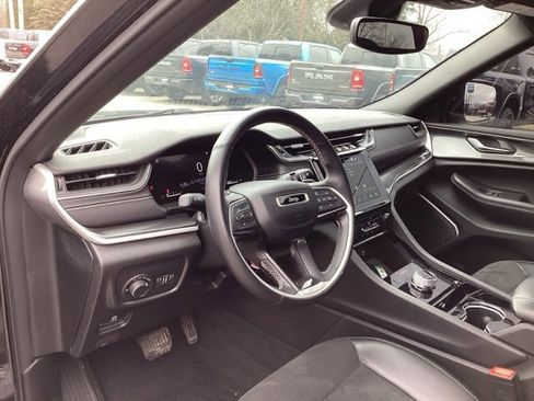 Used 2021 Jeep Grand Cherokee L Laredo image 24