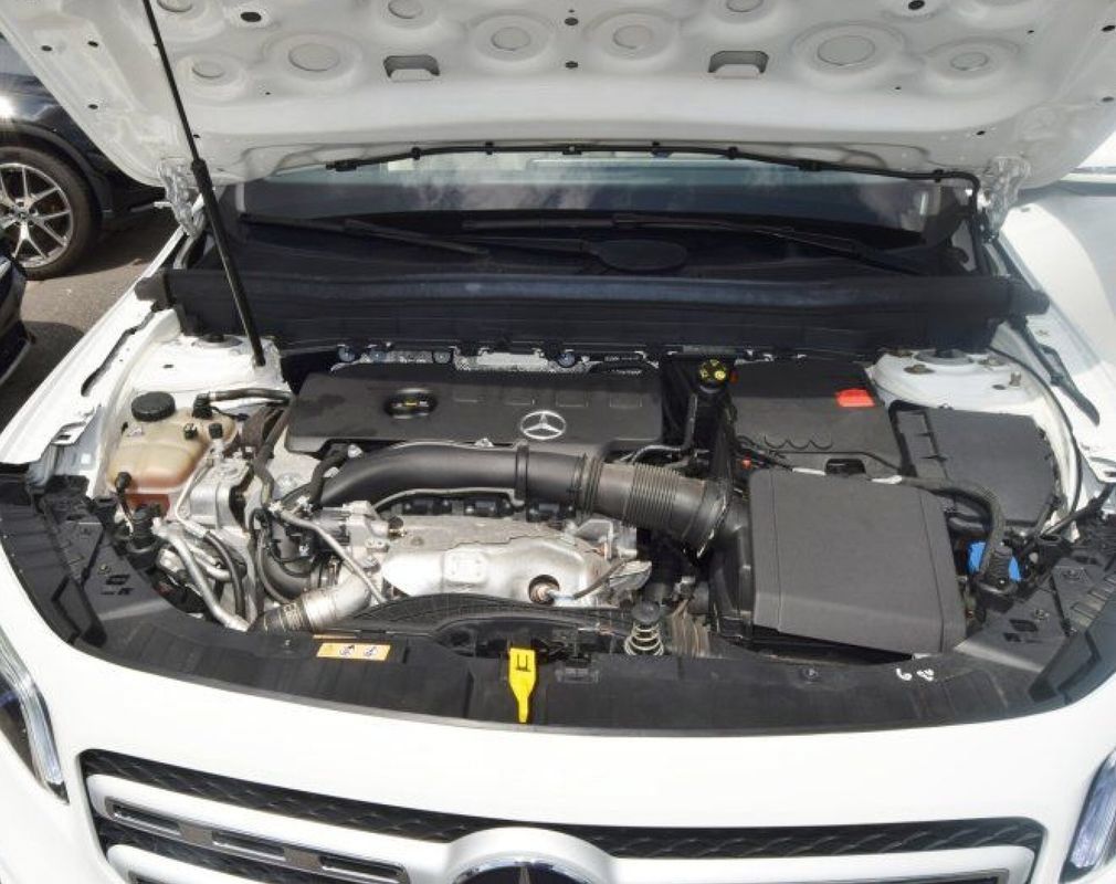 Used 2022 Mercedes-Benz GLB 250 4MATIC w/ Premium Package Lite image 11