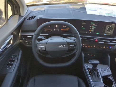 New 2026 Kia Sportage EX image 15