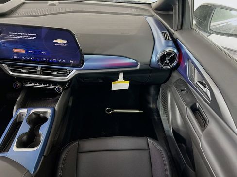 New 2026 Chevrolet Equinox EV LT image 24