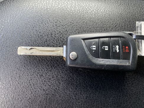 Used 2021 Toyota Camry SE AWD/4WD image 30