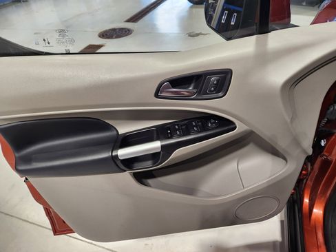 Used 2022 Ford Transit Connect Titanium w/ Trailer Tow Package image 29